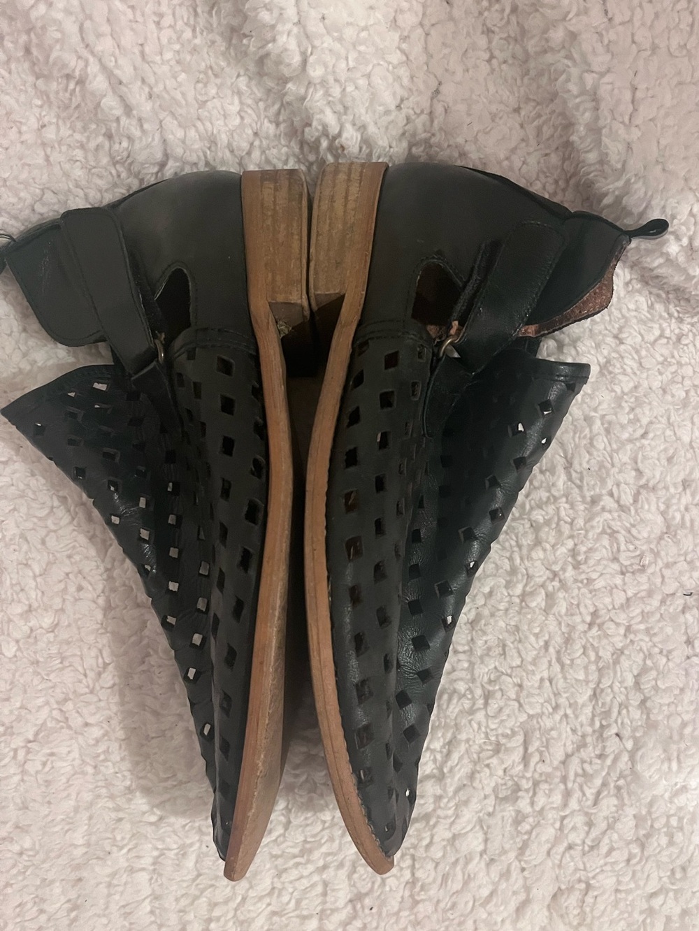 Musse&Cloud Caila black leather booties laser cut out low flat ankle EU 40 US 9